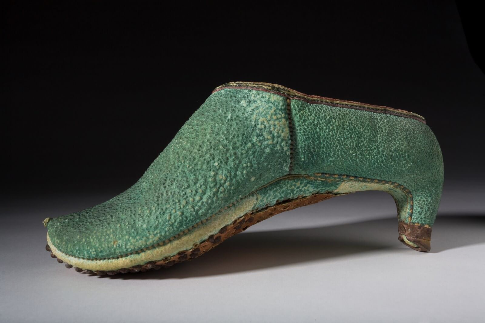 High heel shoes history online