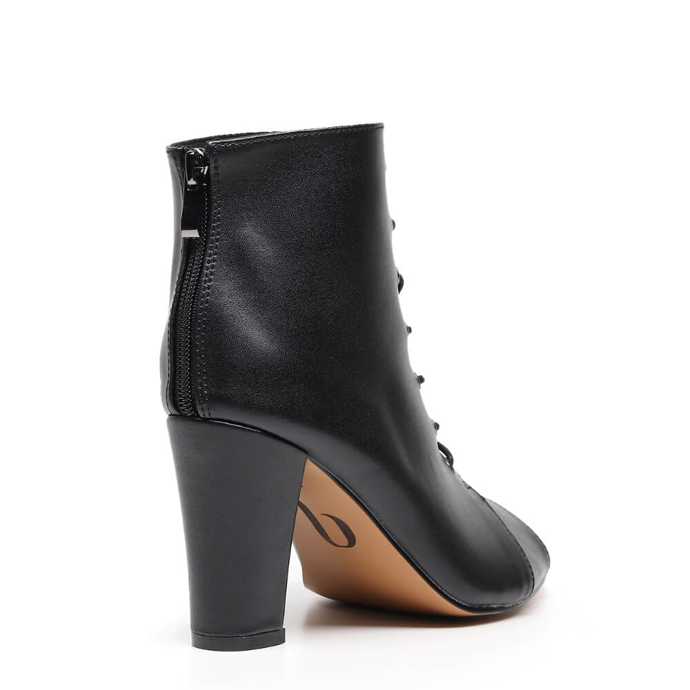 Parker Wide Fit - Black Vegan Leather - Street Sole