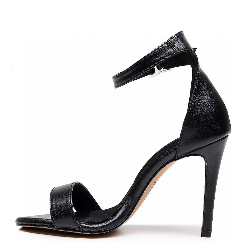 Zoé - Cuir végan noir - Semelle en caoutchouc